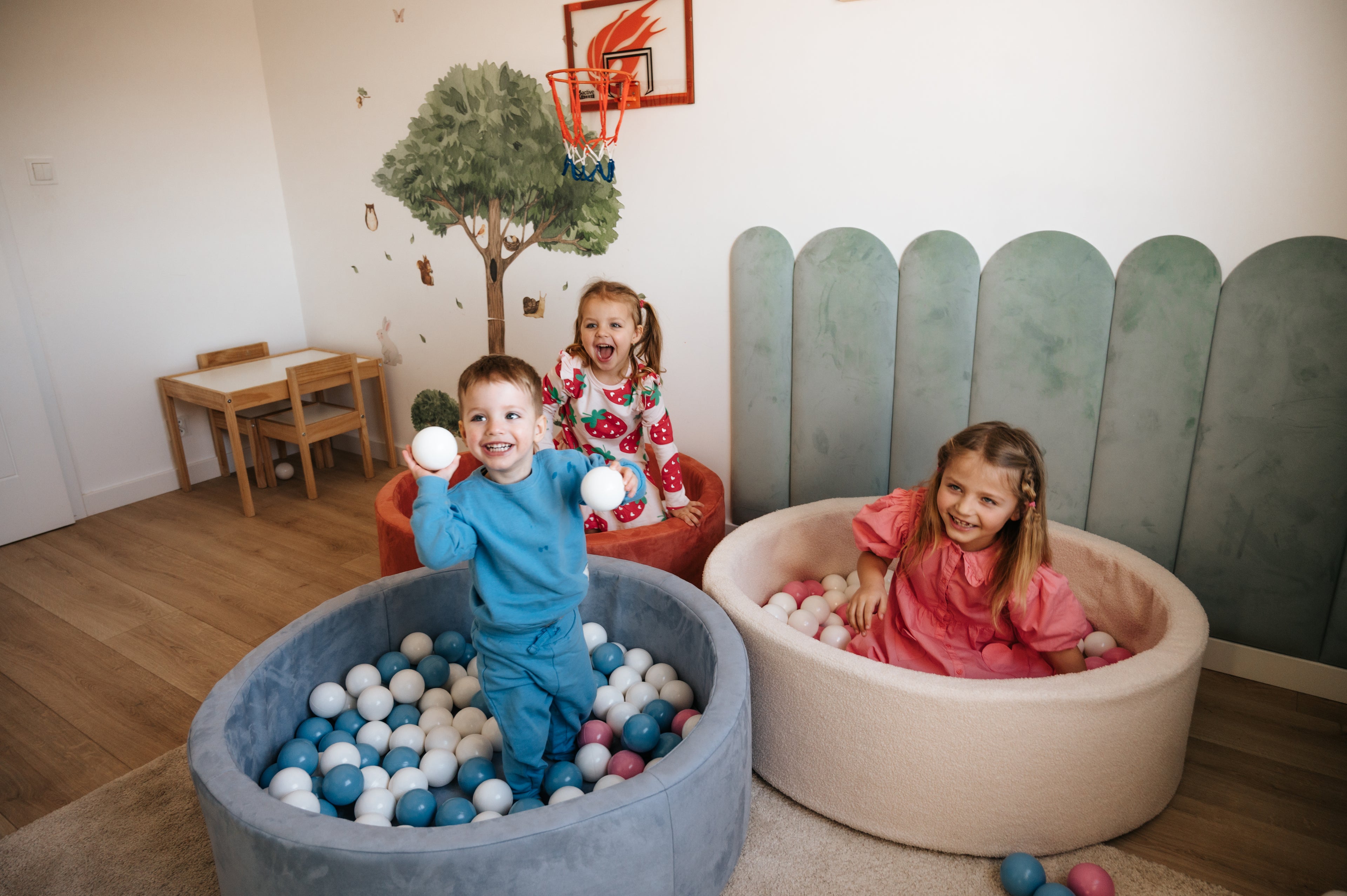 KIDS DREAM – Stilvolles Bällebad für Kinder ∅100 cm (mit 200 Bällen)